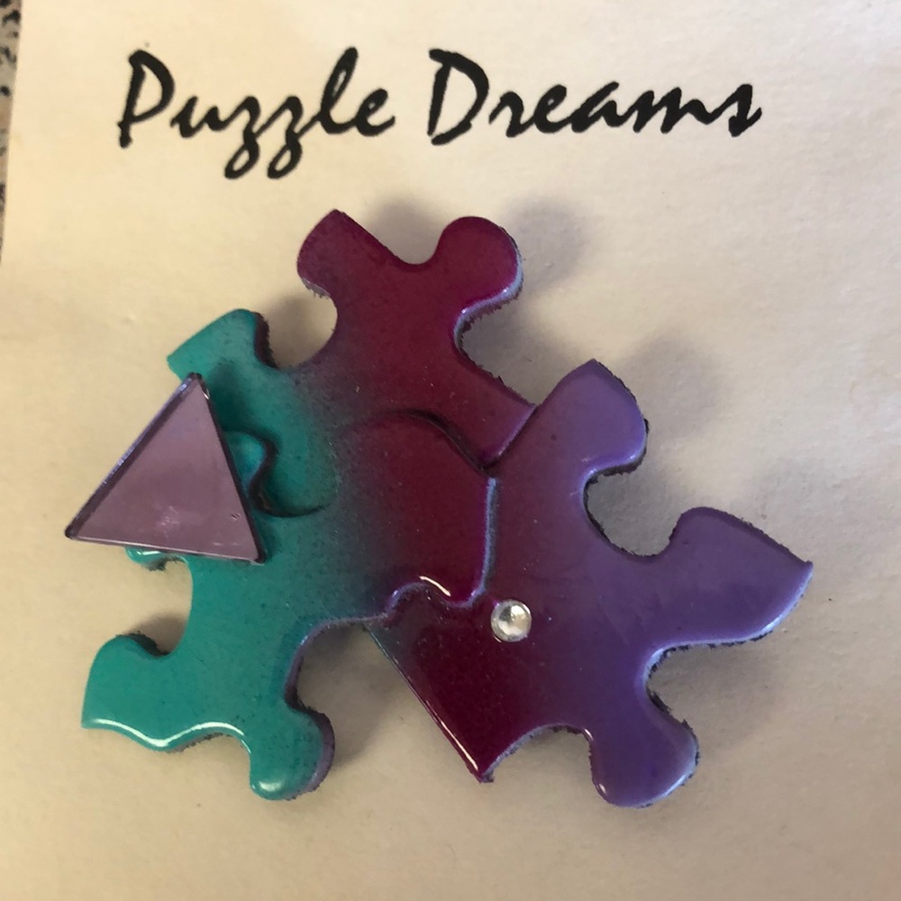 Final sale! Gorgeous Airbrush Puzzle brooch